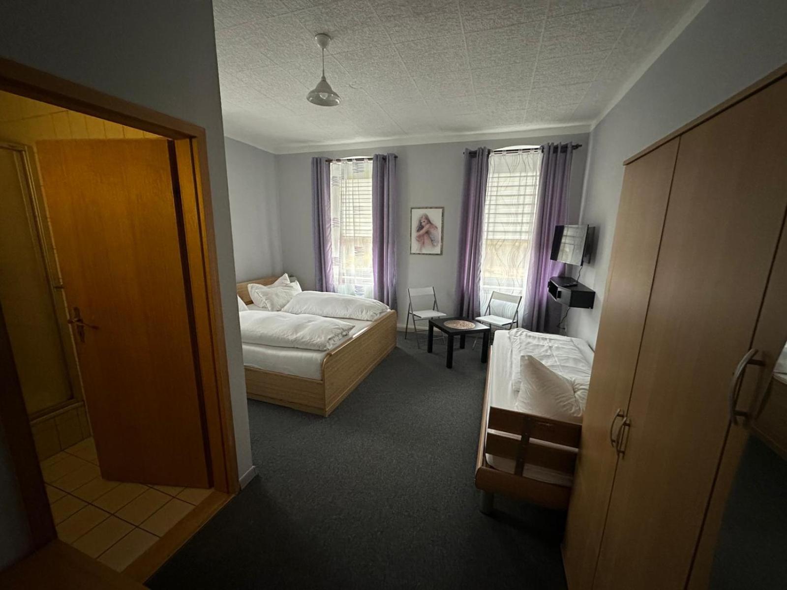 Pension Zur Alten Schule แบเรนชไตน์ ภายนอก รูปภาพ