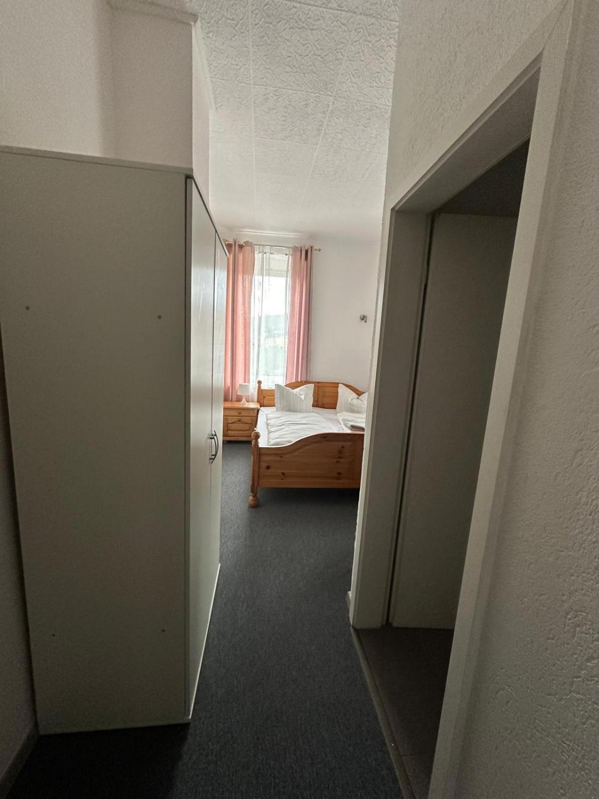 Pension Zur Alten Schule แบเรนชไตน์ ภายนอก รูปภาพ